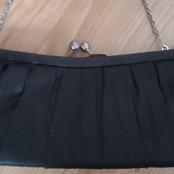 Clutch - Picture 7 of 7